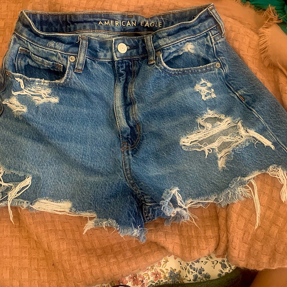 American Eagle Size 6 ripped denim shorts